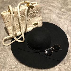 Black Brandy Melville floppy hat